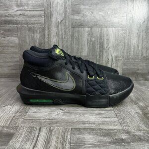 Nike Lebron Witness 8 Men's size 11.5 Black Volt Basketball Shoes FB2239-002